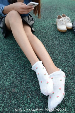 【致腿控】小清新的棉袜妹子套图