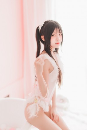 骨感萝莉 蕾丝比基尼公主裙@冬眠系列——粉色浴缸【55P】